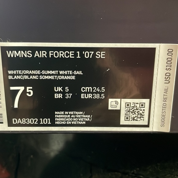 Nike Women’s Air Force 1 ‘07 SE ‘First Use Cream’ size 7.5 in White/Orange - Picture 8 of 8